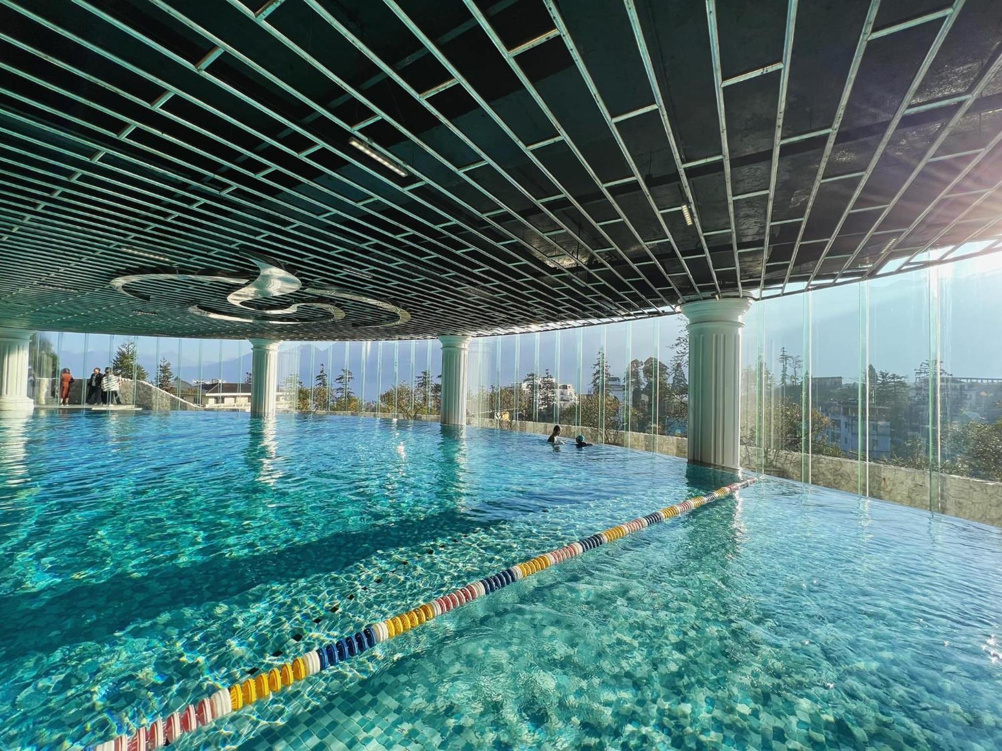 Silk Path Grand Sapa Resort & Spa מראה חיצוני תמונה The swimming pool