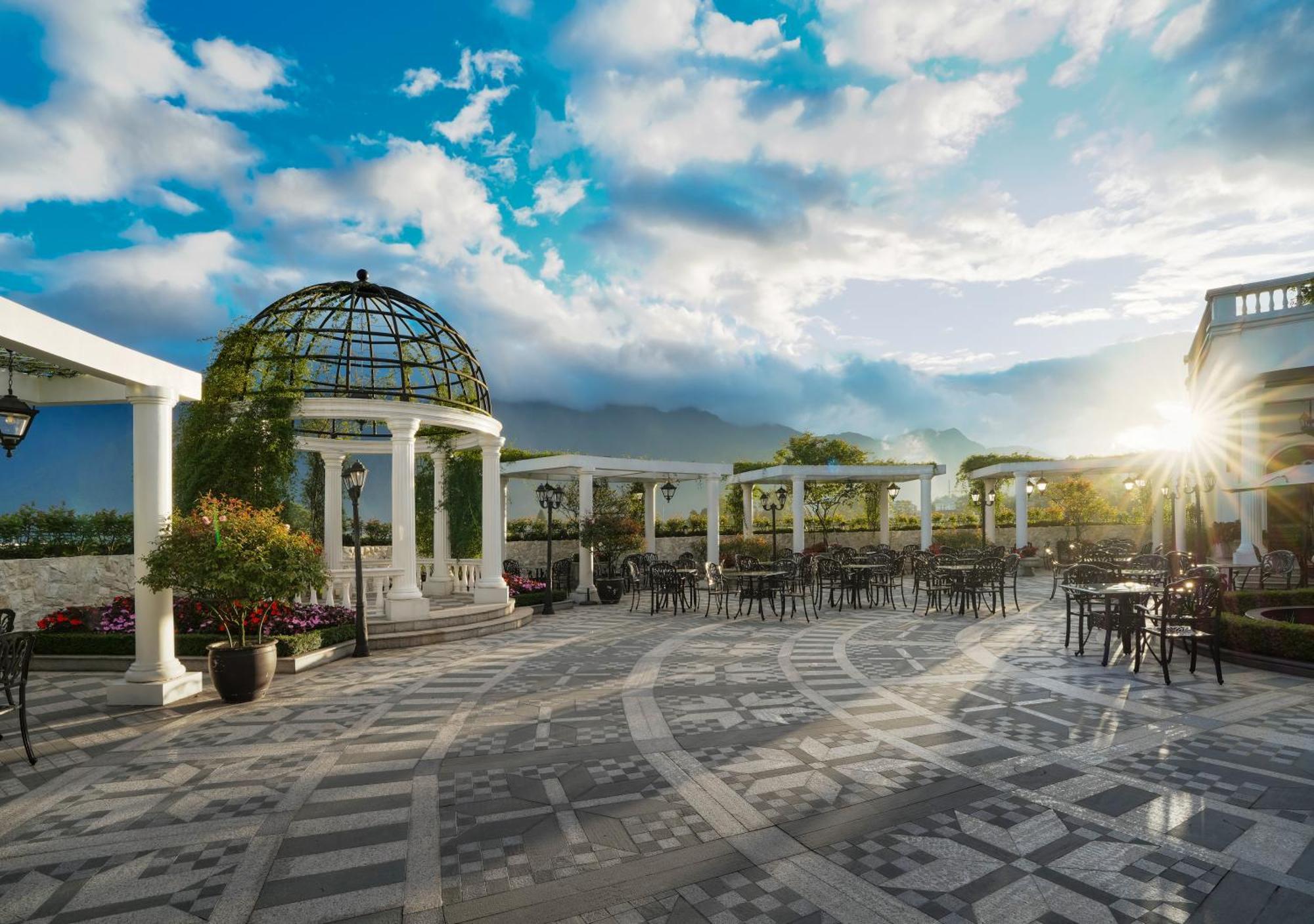 Silk Path Grand Sapa Resort & Spa מראה חיצוני תמונה The Sky Garden
