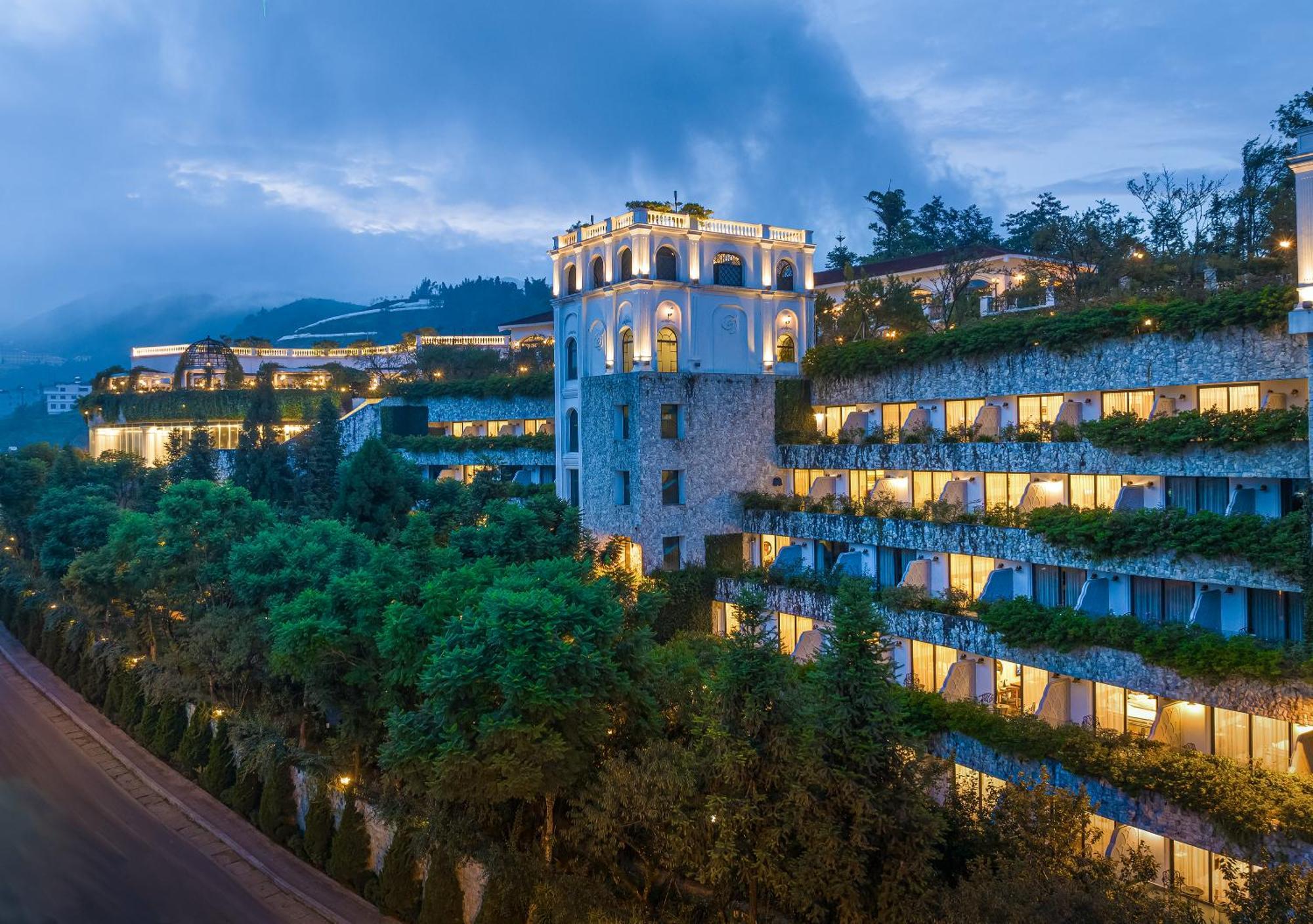 Silk Path Grand Sapa Resort & Spa מראה חיצוני תמונה The InterContinental Danang Sun Peninsula Resort