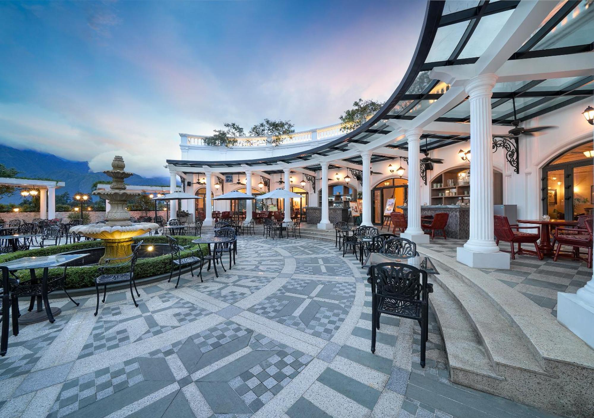Silk Path Grand Sapa Resort & Spa מראה חיצוני תמונה The restaurant at the hotel